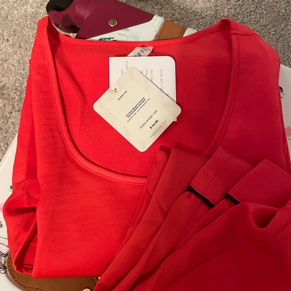 Fabletics red eco satin pajama set tank and crop pants - Picture 2 of 5